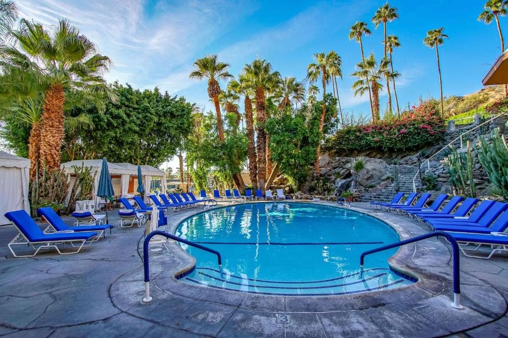 Palm Springs Tennis Club pool